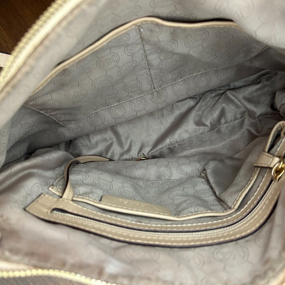 Michael Kors Shoulder Bag - Picture 9 of 16
